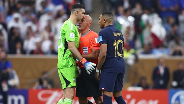 Martinez có vẻ rất không ưa Mbappe. Ảnh: Football365.