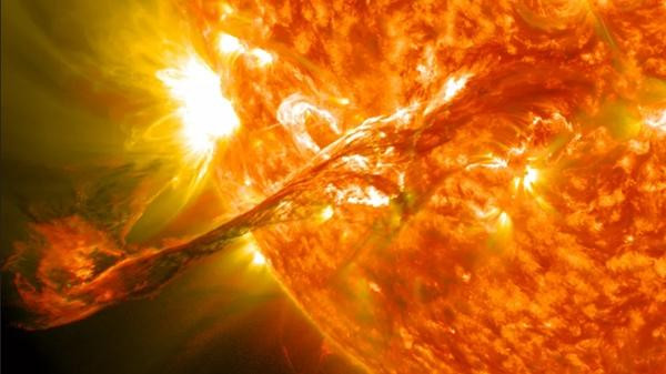 Một CME bắn ra từ Mặt Trời vào năm 2017. Ảnh: NASA.
