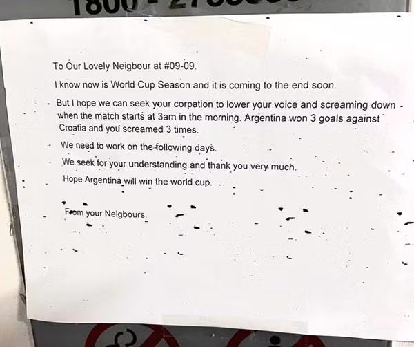 Bức thư gửi hàng xóm mùa World Cup. Ảnh: Public Notice SG.