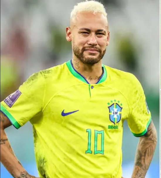 Neymar bật khóc sau loạt luân lưu. Ảnh: Alamy.