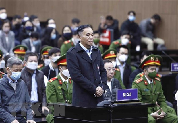 Bị cáo Trần Đình Thành (cựu Bí thư Tỉnh ủy Đồng Nai) khai báo căn cước tại tòa. (Ảnh: An Đăng/TTXVN)