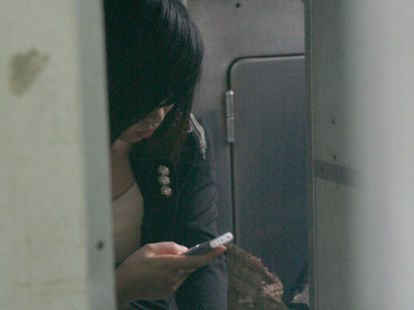 Hành khách bị nhà tàu nhồi vào khu vệ sinh