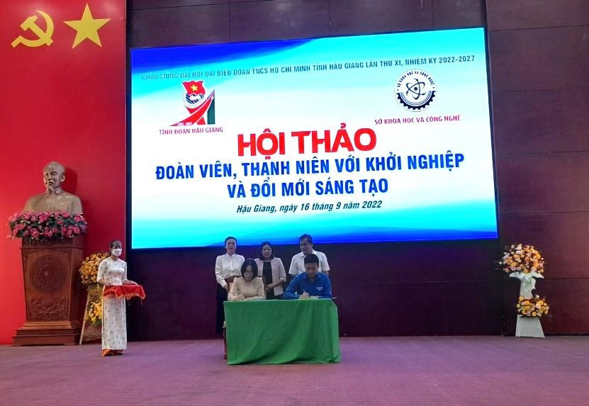 Ký kết kế hoạch phối hợp giữa Tỉnh Đoàn và Sở KH&CN Hậu Giang. Ký kết kế hoạch phối hợp giữa Tỉnh Đoàn và Sở KH&CN Hậu Giang.