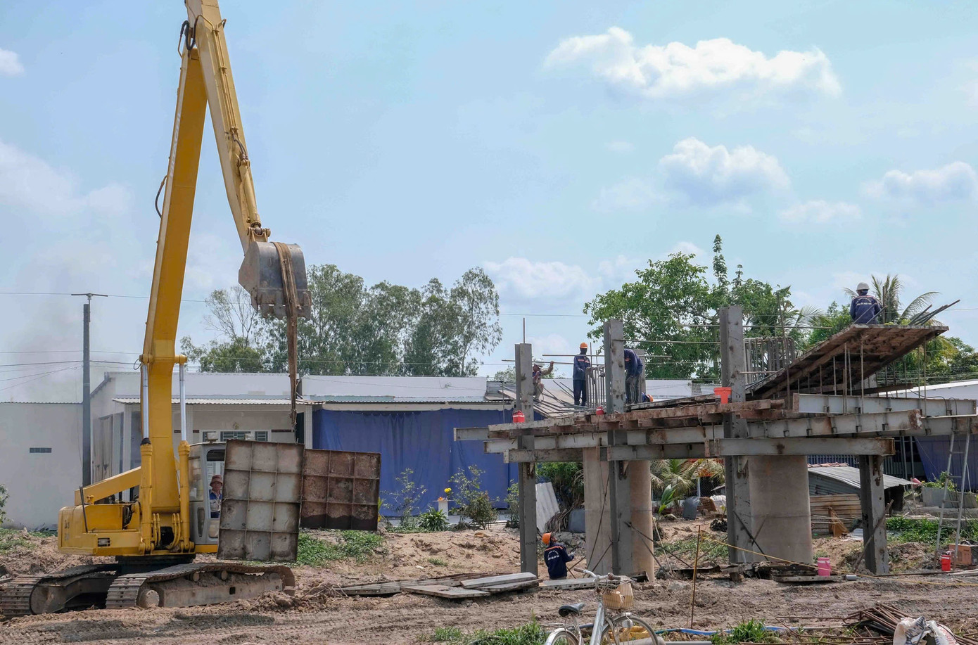 Thi công dự án đường vành đai phía Tây Cần Thơ.