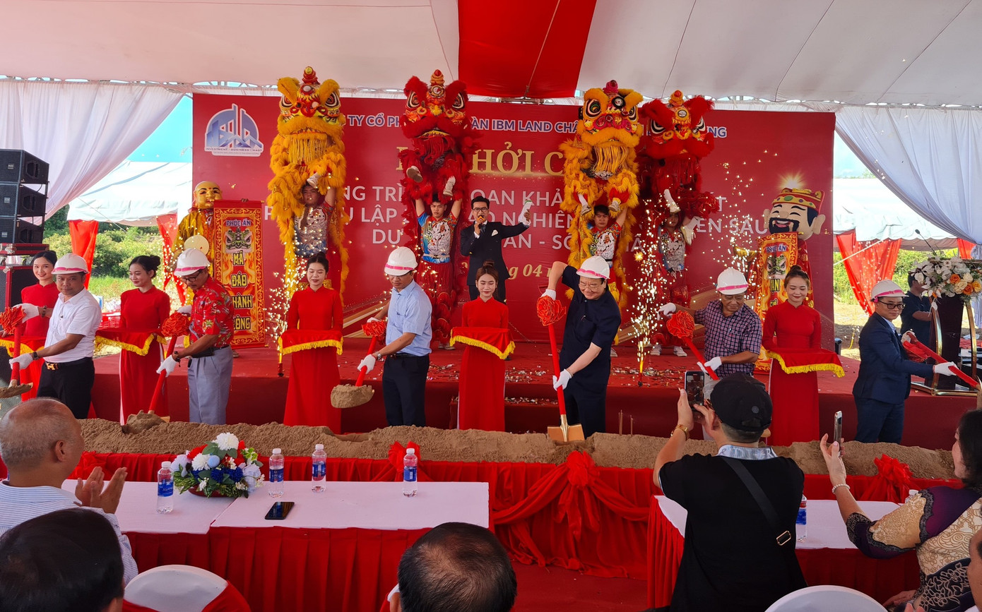 Nghi thức khởi công công trình.