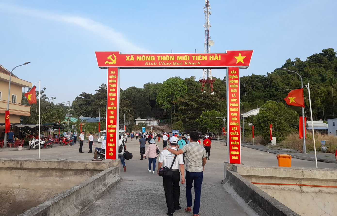 Điểm cuối của hải trình là đảo Hòn Đốc (còn gọi là Hòn Tre lớn), thuộc xã đảo Tiên Hải, thành phố Hà Tiên, tỉnh Kiên Giang. Đây là đảo lớn nhất trong 16 đảo của quần đảo Hải Tặc, cách đất liền khoảng 20km, diện tích của đảo khoảng 11km2. Phía Đông của đảo giáp thành phố Hà Tiên, phía Tây giáp thành phố Phú Quốc, phía Bắc giáp tỉnh Kam Pot của Campuchia. Điểm cuối của hải trình là đảo Hòn Đốc (còn gọi là Hòn Tre lớn), thuộc xã đảo Tiên Hải, thành phố Hà Tiên, tỉnh Kiên Giang. Đây là đảo lớn nhất trong 16 đảo của quần đảo Hải Tặc, cách đất liền khoảng 20km, diện tích của đảo khoảng 11km2. Phía Đông của đảo giáp thành phố Hà Tiên, phía Tây giáp thành phố Phú Quốc, phía Bắc giáp tỉnh Kam Pot của Campuchia.