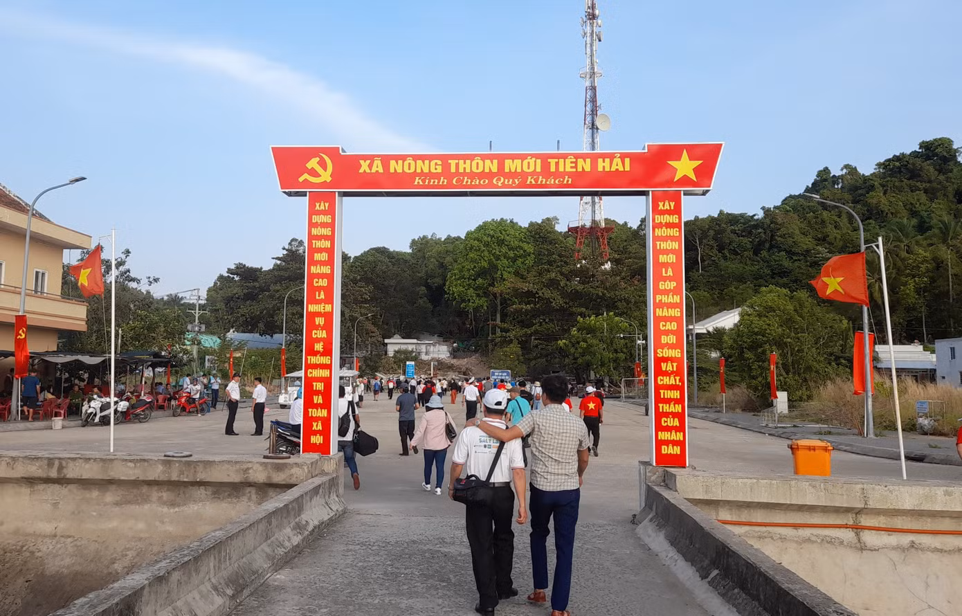 Điểm cuối của hải trình là đảo Hòn Đốc (còn gọi là Hòn Tre lớn), thuộc xã đảo Tiên Hải, thành phố Hà Tiên, tỉnh Kiên Giang. Đây là đảo lớn nhất trong 16 đảo của quần đảo Hải Tặc, cách đất liền khoảng 20km, diện tích của đảo khoảng 11km2. Phía Đông của đảo giáp thành phố Hà Tiên, phía Tây giáp thành phố Phú Quốc, phía Bắc giáp tỉnh Kam Pot của Campuchia.