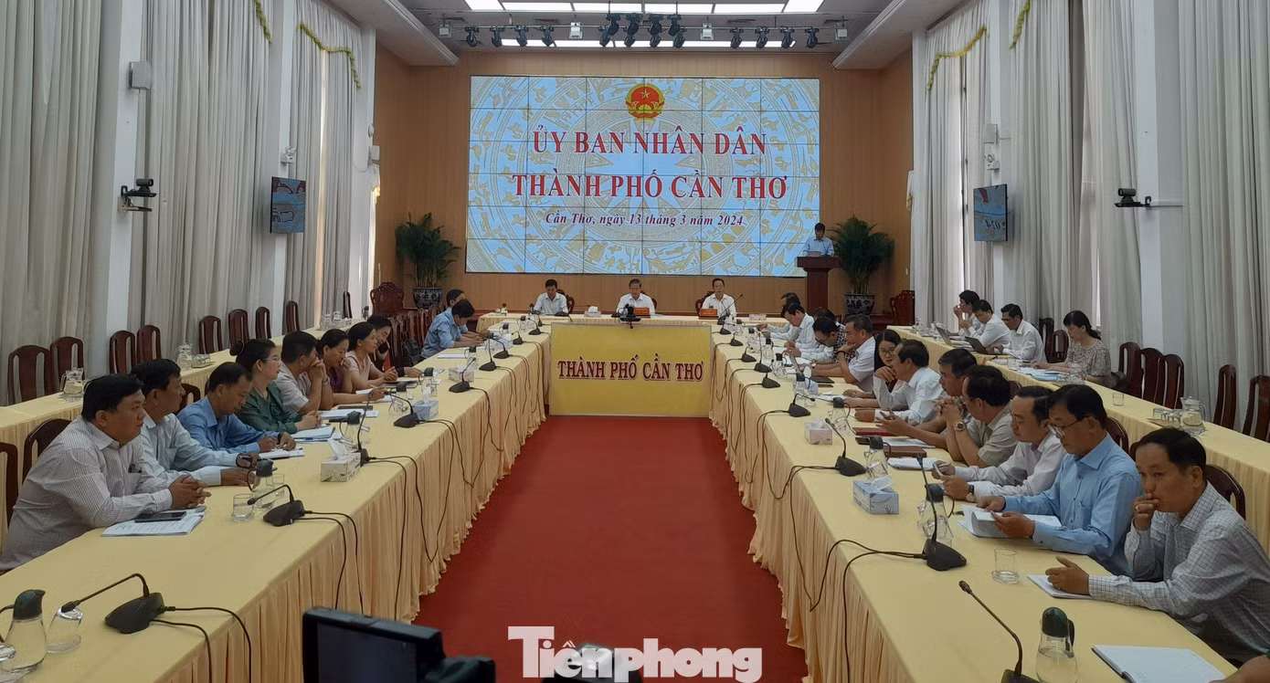 Quang cảnh cuộc họp. Ảnh: CK