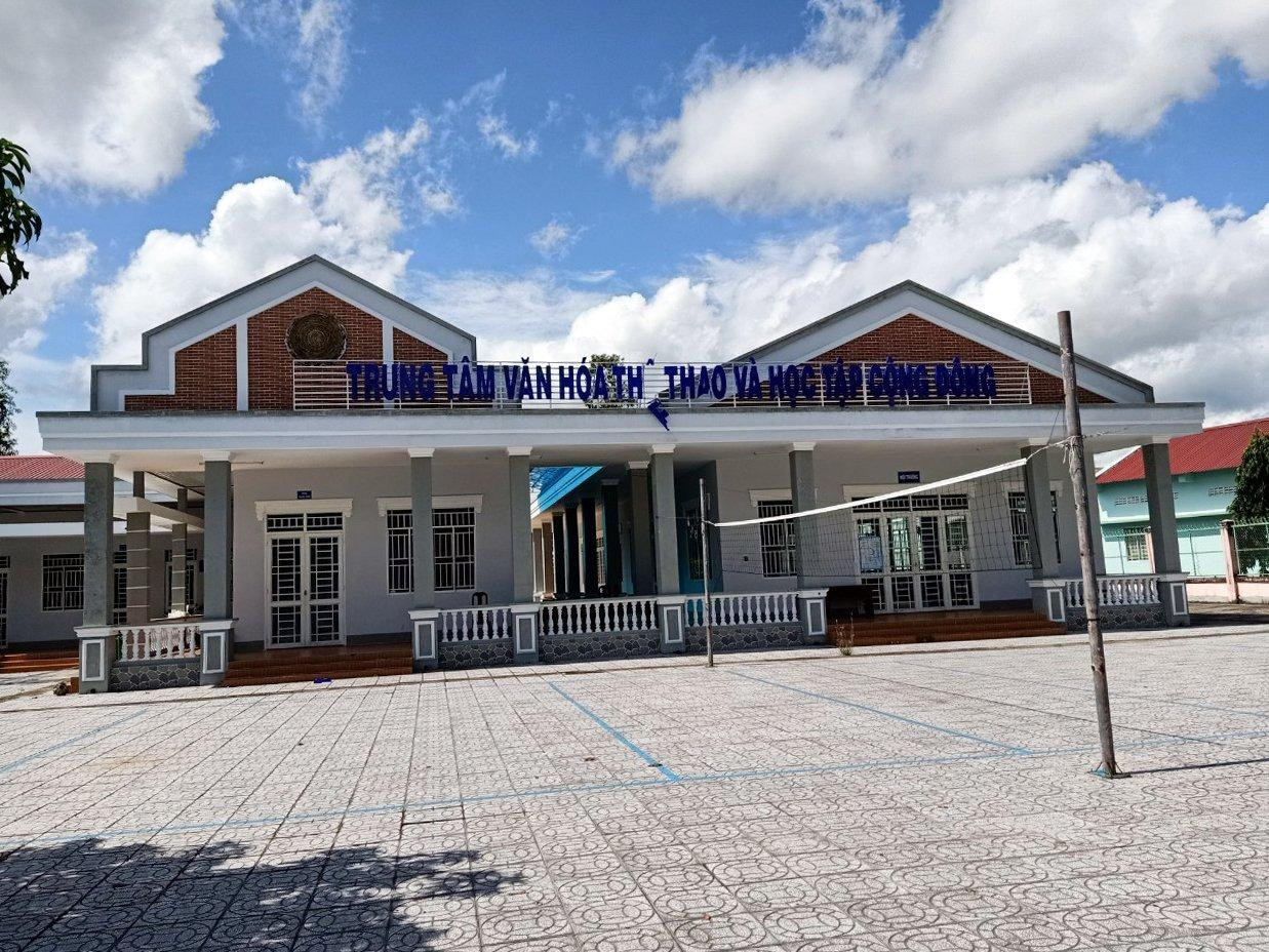 Trung tâm VHTT xã Phụng Hiệp. Trung tâm VHTT xã Phụng Hiệp.