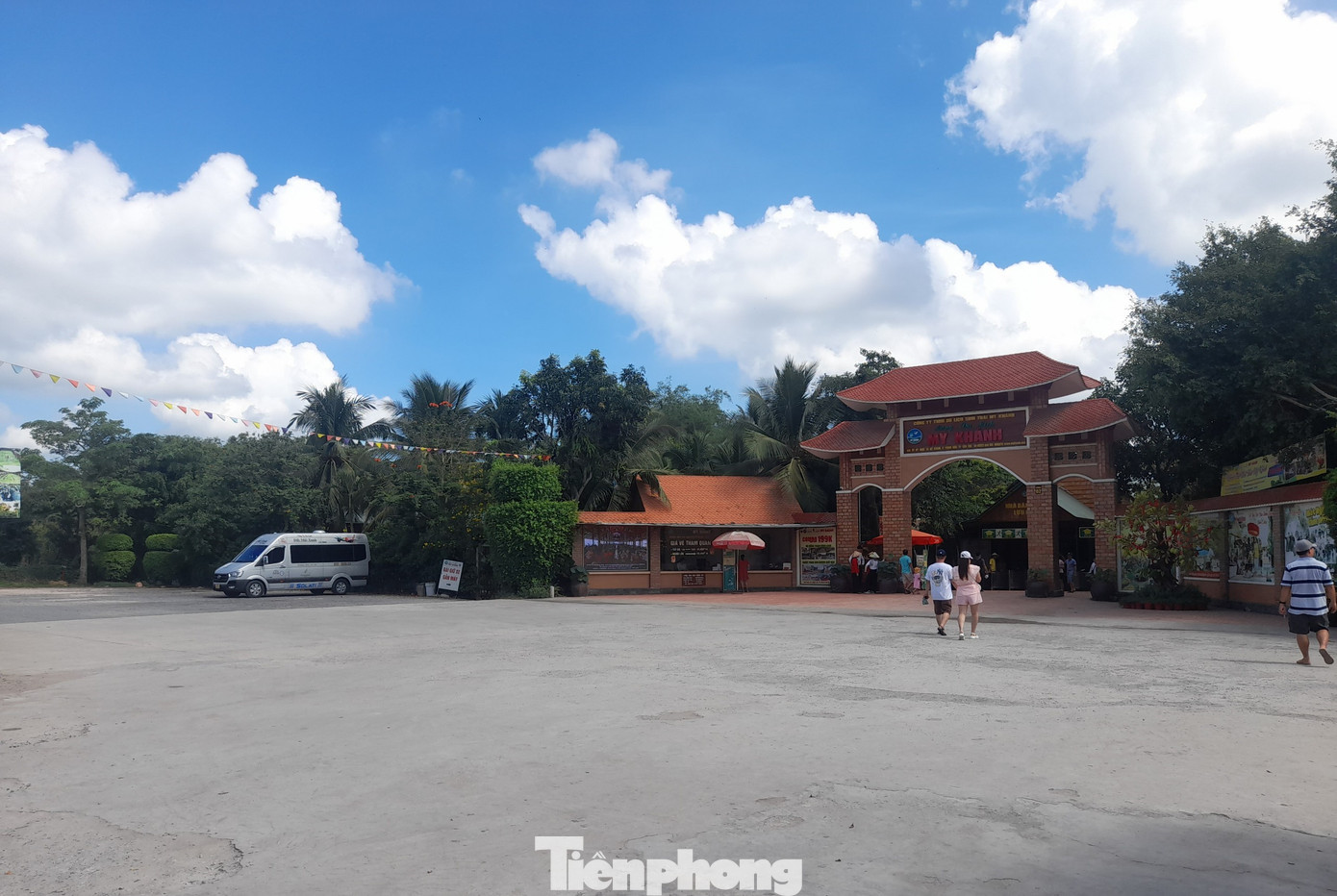 Làng du lịch Mỹ Khánh ở huyện Phong Điền sáng ngày đầu kỳ lễ ghi nhận lượng khách khá khiêm tốn. Làng du lịch Mỹ Khánh ở huyện Phong Điền sáng ngày đầu kỳ lễ ghi nhận lượng khách khá khiêm tốn.