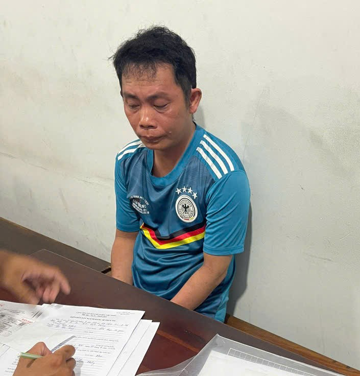 Phạm Đình Trinh tại cơ quan công an. Phạm Đình Trinh tại cơ quan công an.