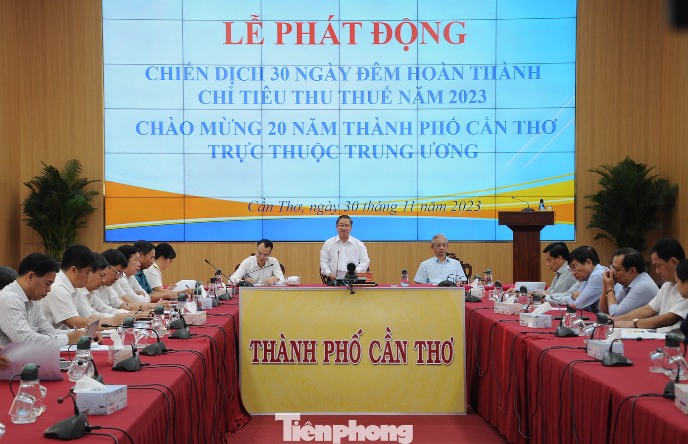 Chủ tịch UBND thành phố Cần Thơ Trần Việt Trường phát động Chiến dịch. Ảnh: CK.