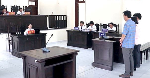 Quang cảnh phiên tòa.