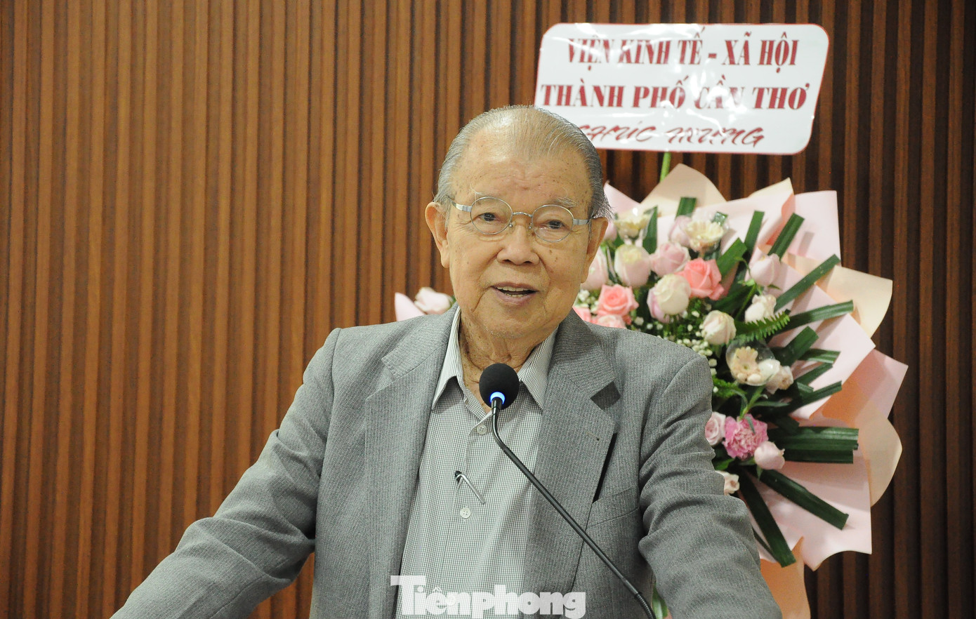 Anh hùng lao động, Nhà giáo nhân dân, Giáo sư, Tiến sĩ Võ Tòng Xuân. Ảnh: CK