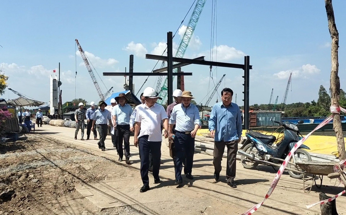 Đoàn công tác khảo sát tại Bến Tre. Đoàn công tác khảo sát tại Bến Tre.