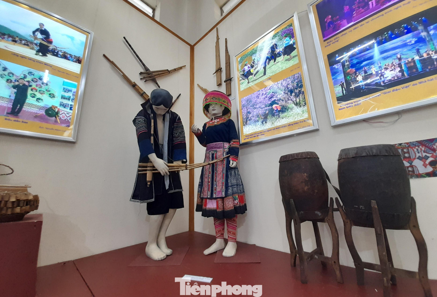 Nhạc cụ các dân tộc vùng núi cao phía Bắc độc đáo và đặc sắc với chiếc khèn, sáo của người Mông.