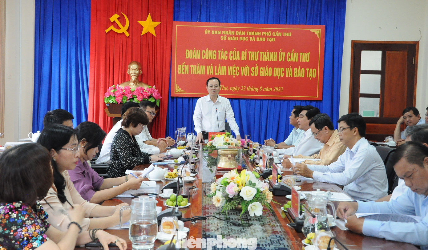 Quang cảnh buổi làm việc. Ảnh: CK Quang cảnh buổi làm việc. Ảnh: CK