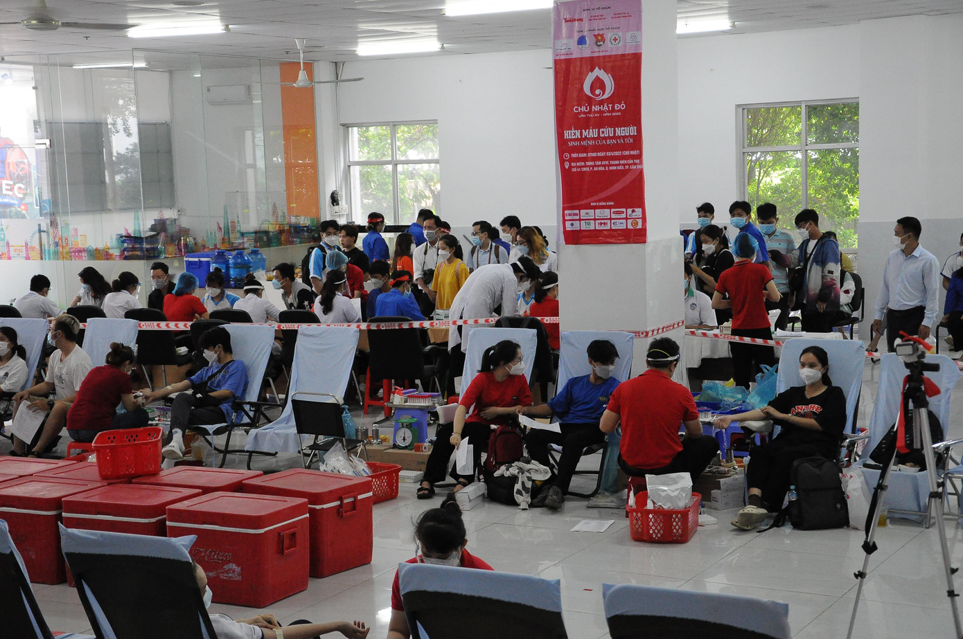 Hơn 550 đoàn viên, thanh niên đến từ các cơ sở đoàn, quận huyện, công an, doanh nghiệp… đăng ký tham gia hiến máu.