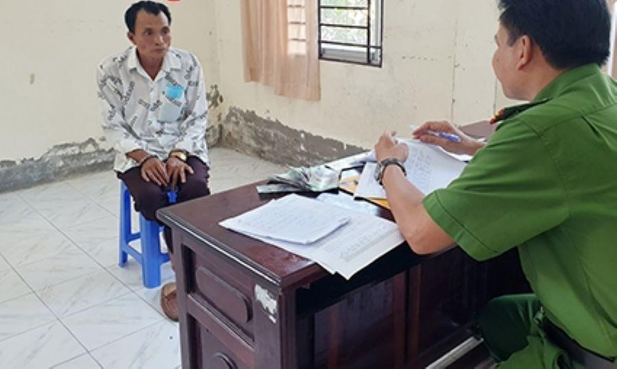 Đối tượng Nguyễn Thành Duyên tại cơ quan công an. Ảnh: Thế Phong Đối tượng Nguyễn Thành Duyên tại cơ quan công an. Ảnh: Thế Phong