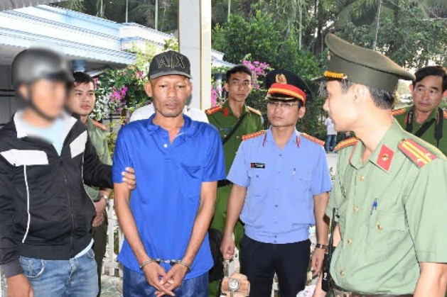 Công an thi hành các quyết định khởi tố, tạm giam với 4 bị can.