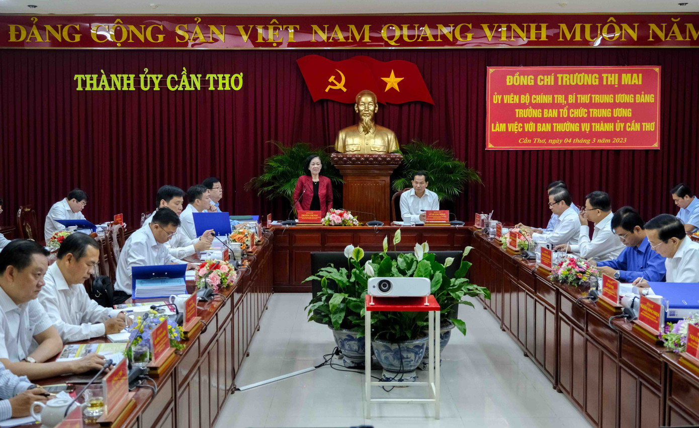 Quang cảnh buổi làm việc.