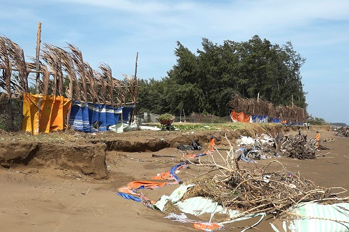 Nhiều năm gần đây, tình trạng sạt lở bờ biển xảy ra tại thị xã Duyên Hải và huyện Duyên Hải, tỉnh Trà Vinh. Ảnh minh họa: Minh Trí Nhiều năm gần đây, tình trạng sạt lở bờ biển xảy ra tại thị xã Duyên Hải và huyện Duyên Hải, tỉnh Trà Vinh. Ảnh minh họa: Minh Trí