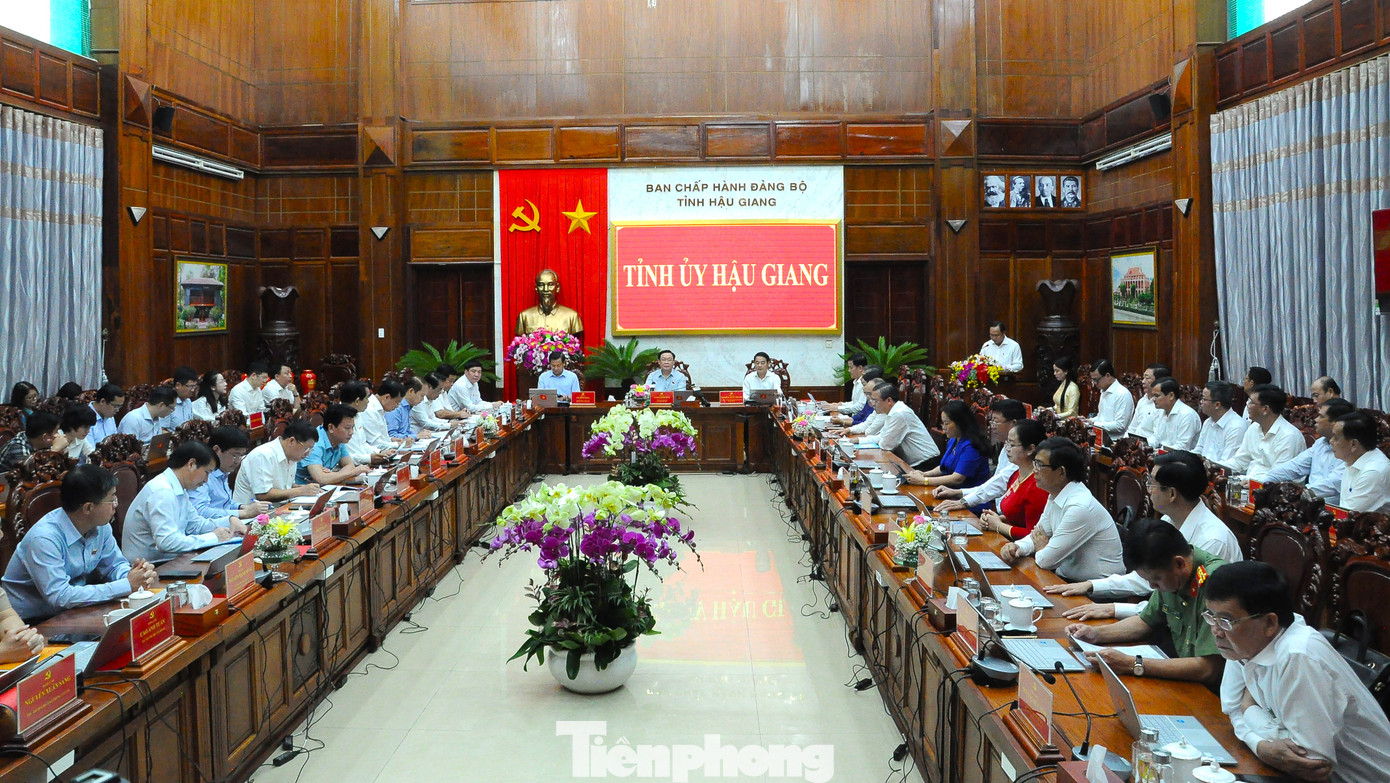 Quang cảnh buổi làm việc. (Ảnh: Cảnh Kỳ) Quang cảnh buổi làm việc. (Ảnh: Cảnh Kỳ)