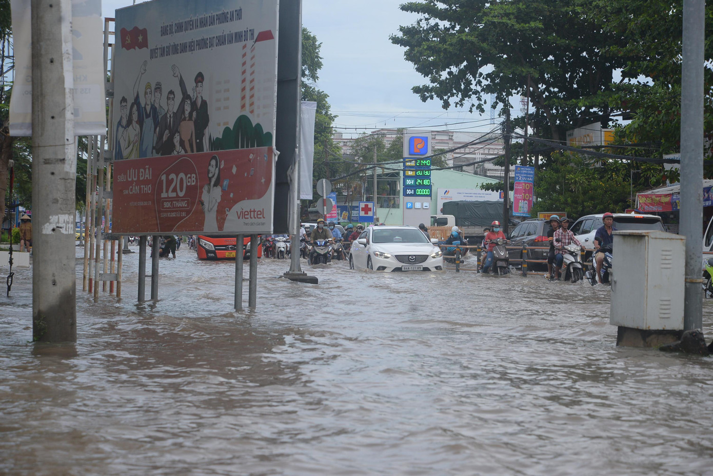 Đây là đợt triều cường có đỉnh triều lên mức rất cao; thời tiết tiếp tục xấu, mưa nhiều trong những ngày triều cường đạt đỉnh. Cần chú ý đề phòng ngập úng trên diện rộng, kéo dài tại các khu vực trũng thấp, vùng nội đô ven sông…