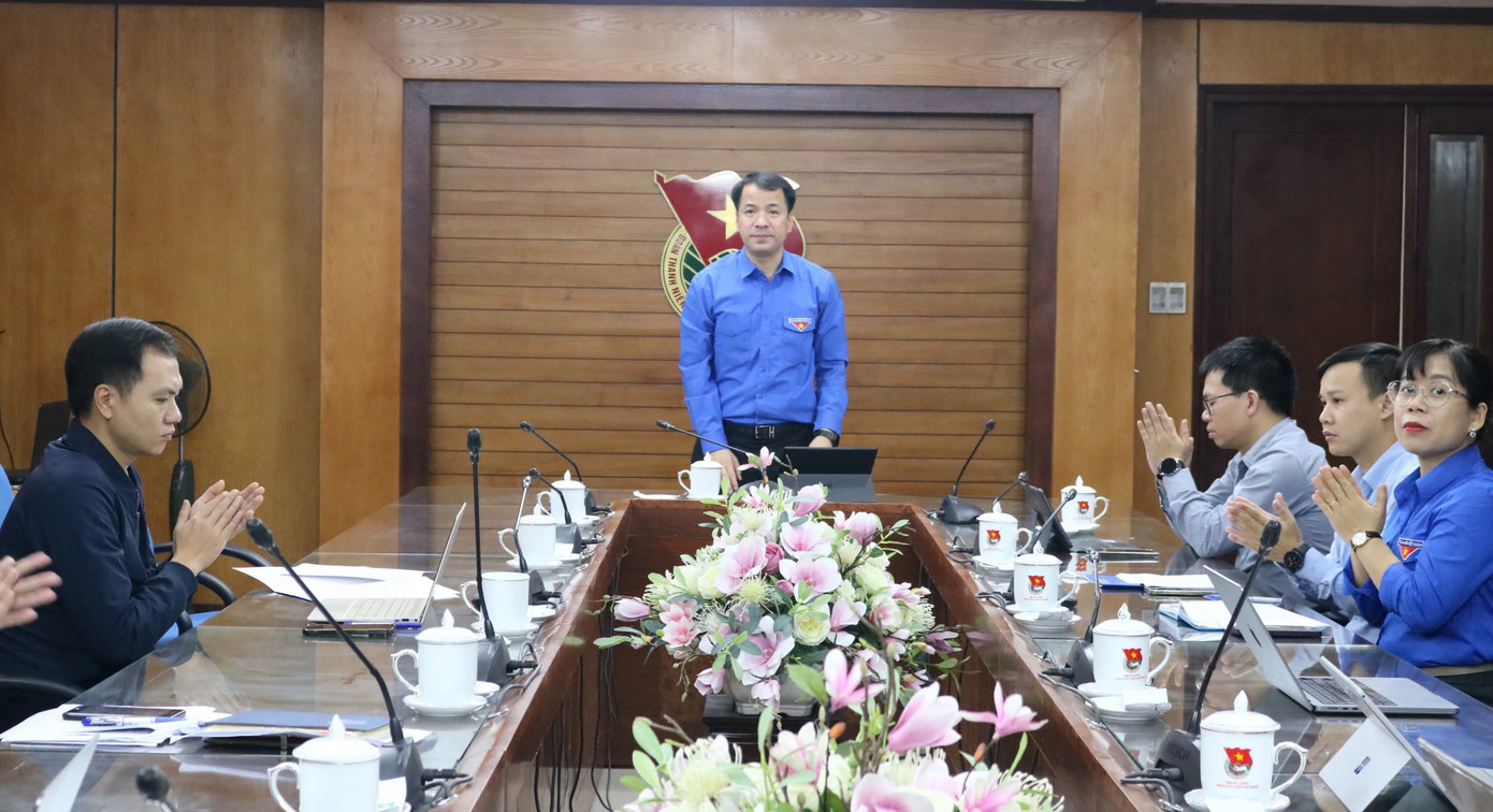 Bí thư Trung ương Đoàn - Ngô Văn Cương phát biểu tại hội nghị. Bí thư Trung ương Đoàn - Ngô Văn Cương phát biểu tại hội nghị.