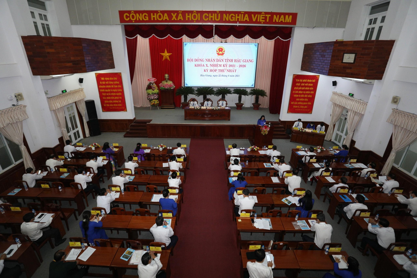 Quang cảnh kỳ họp. Ảnh: DK