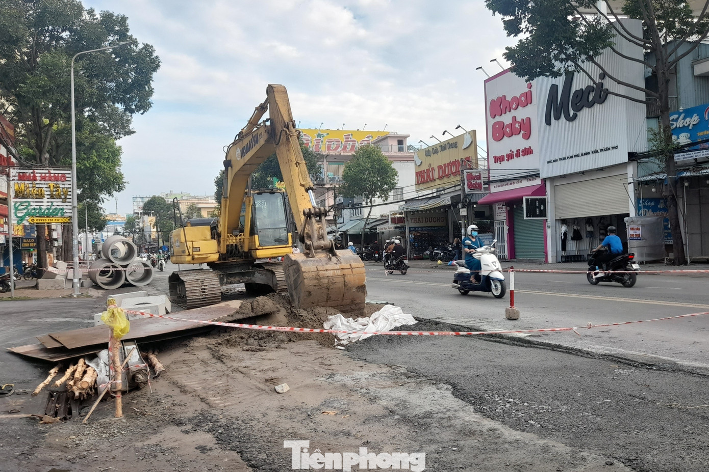Bí thư Thành ủy Cần Thơ yêu cầu hoàn thành dứt điểm việc cải tạo 32 tuyến đường ở quận Ninh Kiều. Ảnh: C.K.