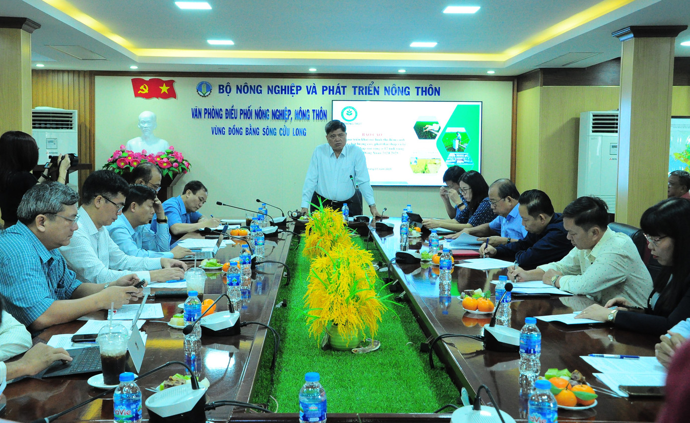 Thứ trưởng Bộ NN&amp;PTNT - Trần Thanh Nam chủ trì cuộc họp. Ảnh: CK