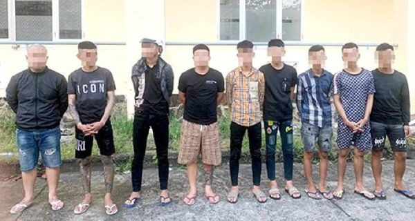 Nhóm đối tượng tại cơ quan công an. Nhóm đối tượng tại cơ quan công an.