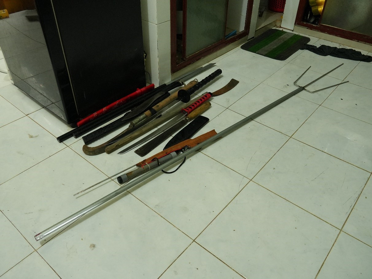 Tang vật thu giữ khi khám xét nơi ở và phương tiện của đối tượng Hoài. Ảnh: T.P