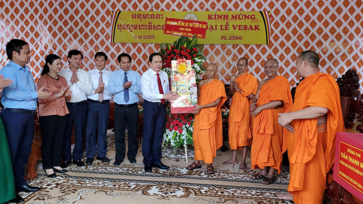 Phó Chủ tịch Thường trực Quốc hội Trần Thanh Mẫn chúc mừng Đại lễ Phật đản tại Cần Thơ. Phó Chủ tịch Thường trực Quốc hội Trần Thanh Mẫn chúc mừng Đại lễ Phật đản tại Cần Thơ.