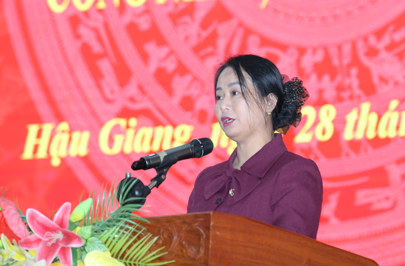 Đại biểu nêu ý kiến. Đại biểu nêu ý kiến.