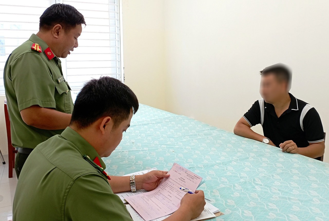 Công an làm việc với N.M.H. Công an làm việc với N.M.H.