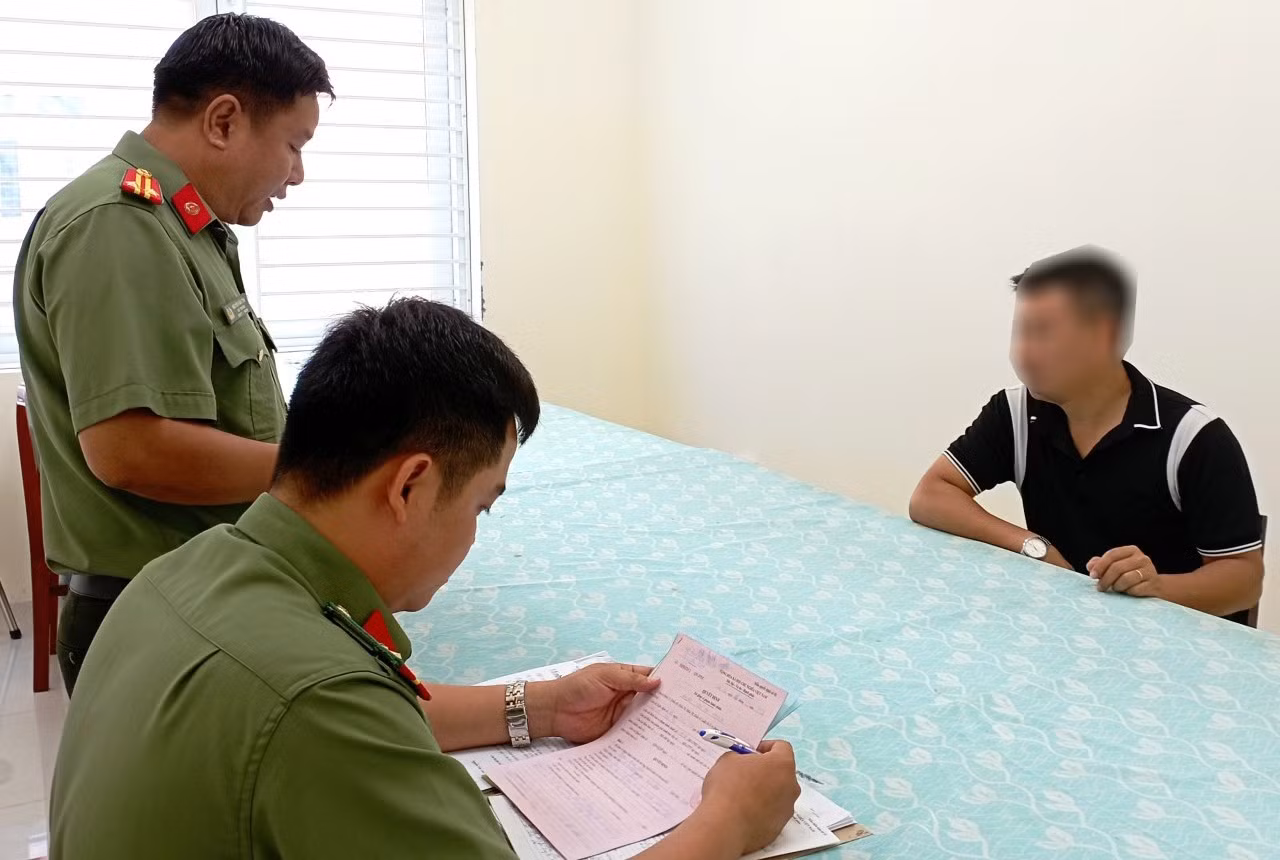 Công an làm việc với N.M.H. Công an làm việc với N.M.H.