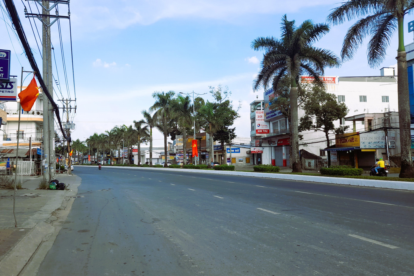 Cần Thơ là trung tâm vùng Đồng bằng sông Cửu Long, quy tụ nhiều cư dân các tỉnh khác nên dịp Tết cũng là thời điểm vắng vẻ do người dân về quê ăn Tết.