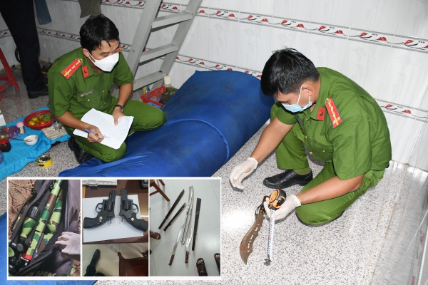 Lực lượng Công an Trà Vinh kiểm tra, thu giữ vũ khí, súng quân dụng. Ảnh: Hồ Giang.