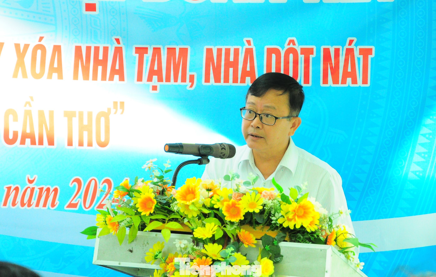 Chủ tịch Ủy ban MTTQ Việt Nam TP. Cần Thơ - Nguyễn Trung Nhân phát biểu tại lễ khởi công. Ảnh: CK