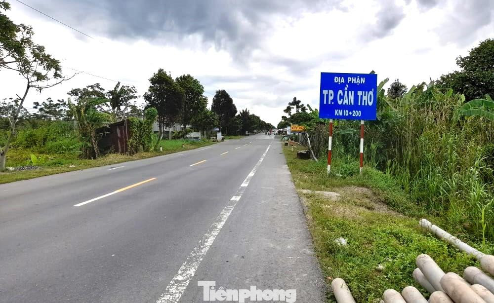 Quốc lộ 61C nối Cần Thơ với Hậu Giang. Ảnh: CK Quốc lộ 61C nối Cần Thơ với Hậu Giang. Ảnh: CK