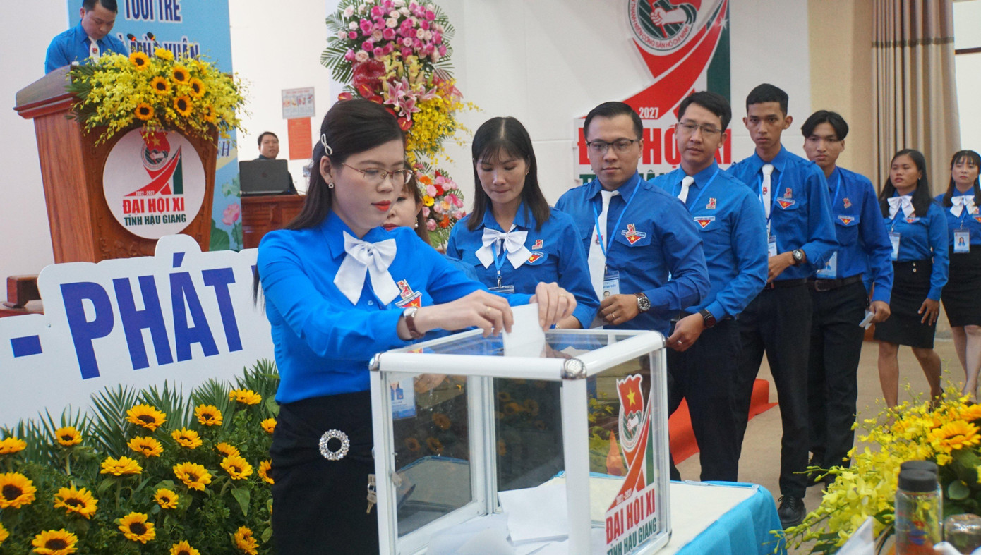 Đại hội đã bầu Ban Chấp hành khóa mới gồm 35 anh, chị; Ban Thường vụ gồm 7 anh, chị. Đại hội đã bầu Ban Chấp hành khóa mới gồm 35 anh, chị; Ban Thường vụ gồm 7 anh, chị.