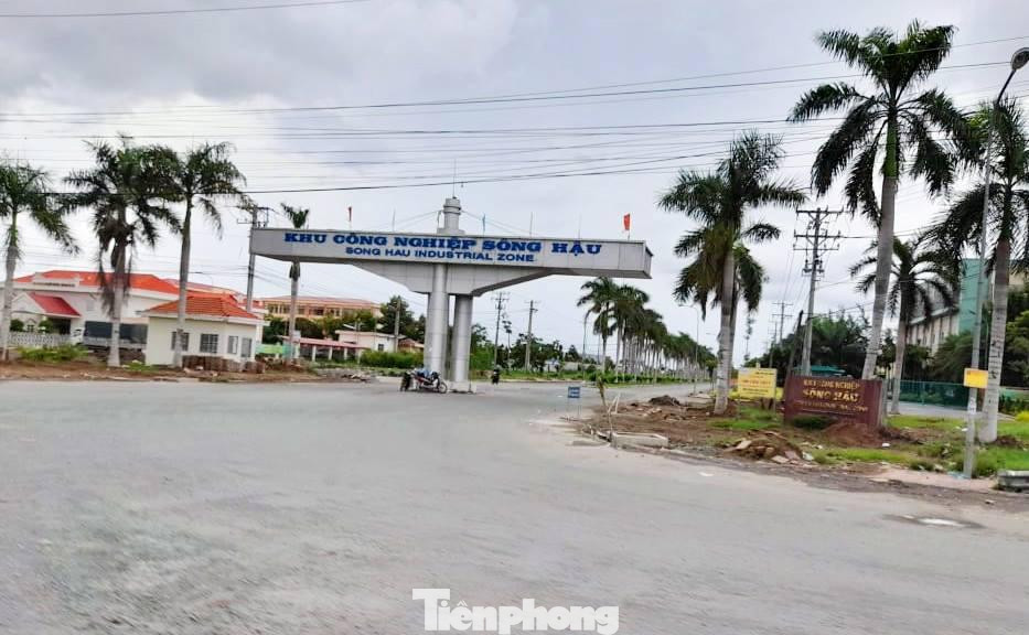 Khu công nghiệp Sông Hậu, huyện Châu Thành, tỉnh Hậu Giang. Ảnh: CK Khu công nghiệp Sông Hậu, huyện Châu Thành, tỉnh Hậu Giang. Ảnh: CK