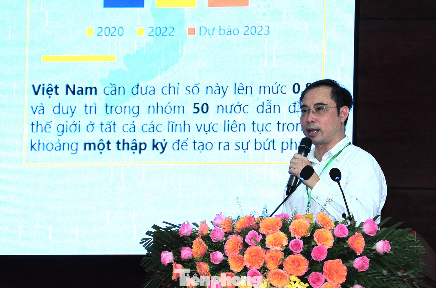 Ông Nguyễn Hữu Hạnh - Phó Cục trưởng Cục Chuyển đổi số quốc gia - trình bày tại hội thảo. Ảnh: CK. Ông Nguyễn Hữu Hạnh - Phó Cục trưởng Cục Chuyển đổi số quốc gia - trình bày tại hội thảo. Ảnh: CK.