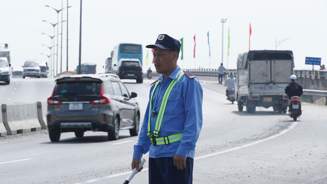 Tổ chức điều tiết, phân luồng để đảm bảo điều kiện thi công. Tổ chức điều tiết, phân luồng để đảm bảo điều kiện thi công.