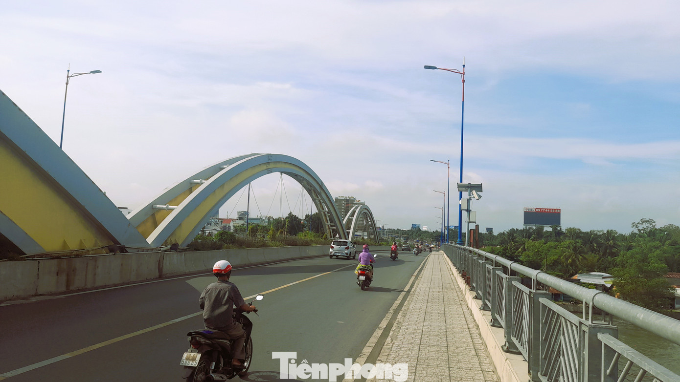 Cầu Quang Trung, 1 trong 3 cầu bắc qua sông Cần Thơ nối hai quận Ninh Kiều và Cái Răng hiện nay.