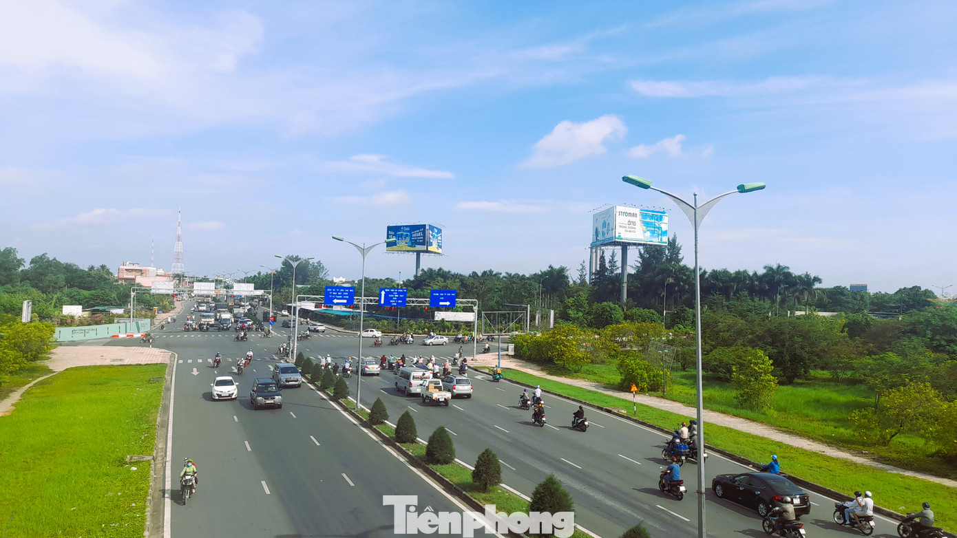 Vị trí khu Trung tâm Văn hóa Tây Đô và Khu hành chính tập trung thành phố nối từ cầu Quang Trung và cầu Hưng Lợi đến nút giao IC3. Khu quy hoạch tập trung hệ thống công sở cấp thành phố, trụ sở làm việc của các tổ chức chính trị - xã hội, các đơn vị sự nghiệp công lập, các công trình văn hóa, công trình dịch vụ - thương mại gắn với hoạt động khu hành chính – văn hóa, không gian công cộng đô thị, đầu mối giao thông công cộng đô thị.