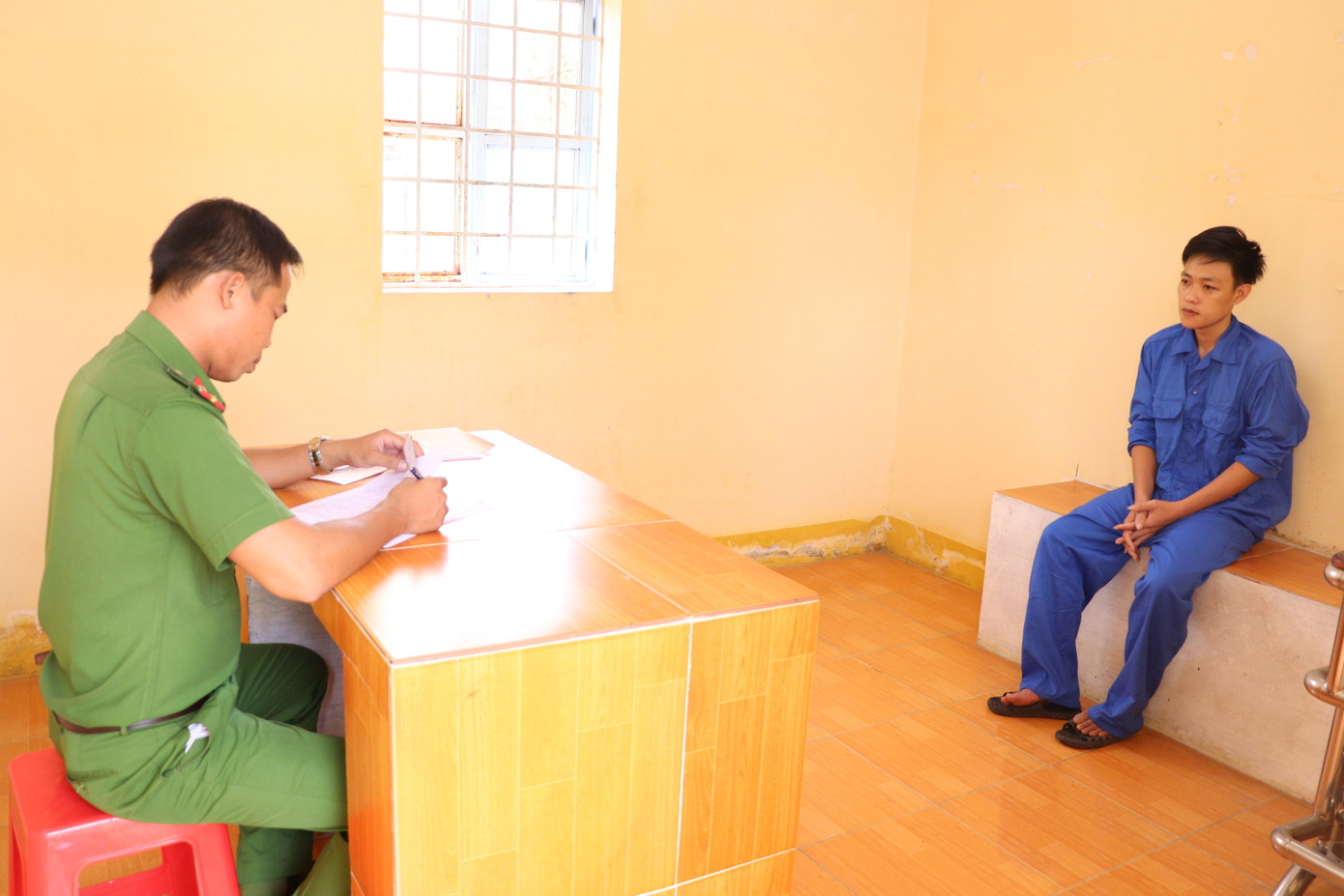 Công an làm việc với Phạm Văn Tài. Công an làm việc với Phạm Văn Tài.