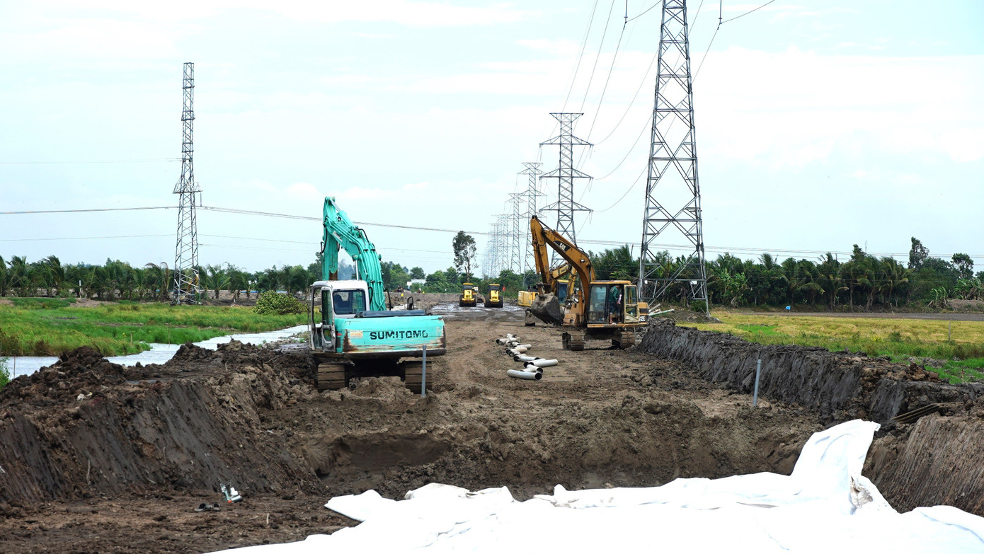 Thi công đường dẫn vào khu công nghiệp VSIP Cần Thơ. Thi công đường dẫn vào khu công nghiệp VSIP Cần Thơ.